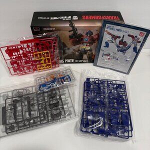 Transformers Optimus Prime G1 Version  Furai Model Kit Flame Toys New Open Box